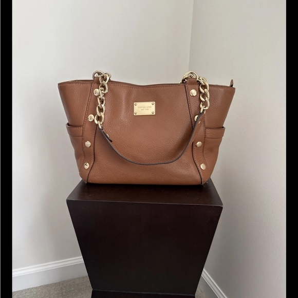 Michael Kors Delancey Tote Crossbody Bag Tan Brown leather with gold hardware - Picture 11 of 11